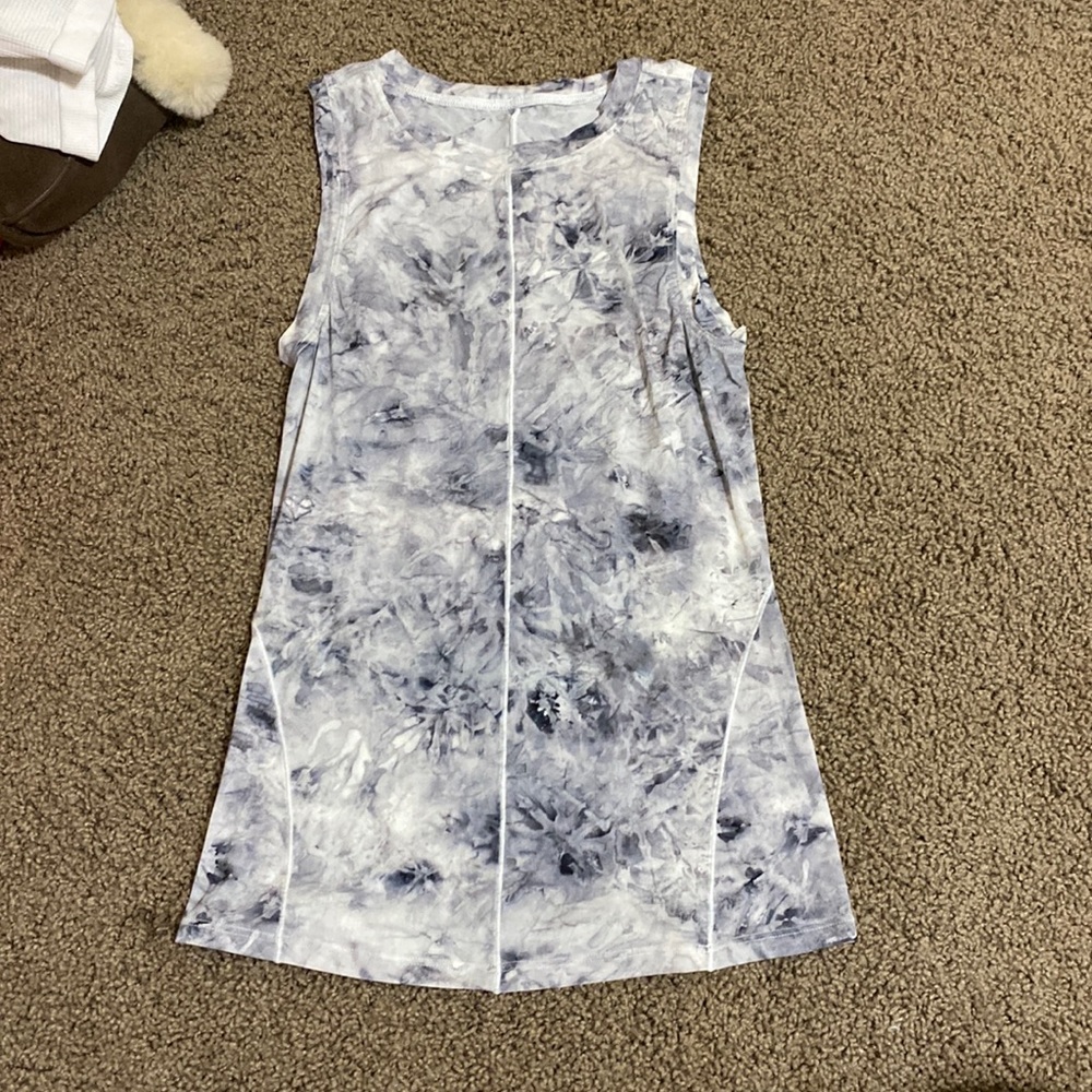 Lululemon lightweight jersey tank size 0-2